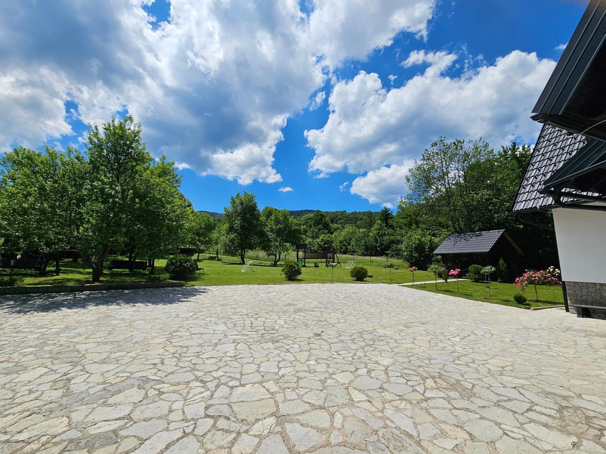 Pansion Breza Hotel Plitvicka Jezera Bagian luar foto